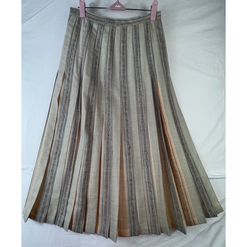 Chic Striped Midi Skirt in Neutral Tones